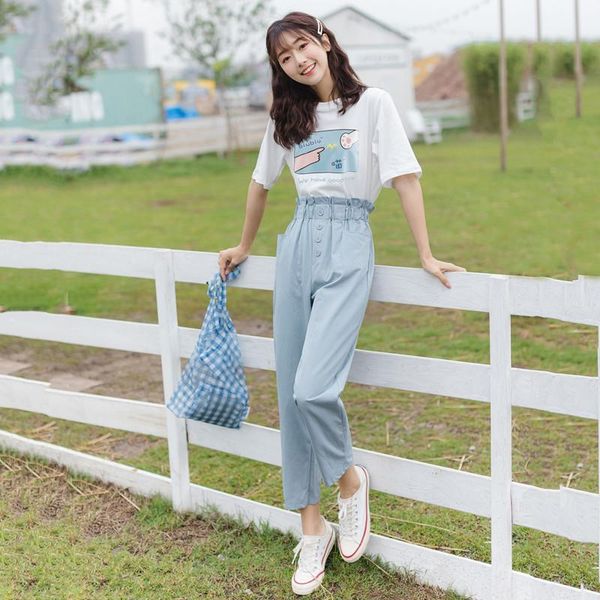 real s college style loose t-shirt short sleeve + four button flower buds high waist radish casual pants suit women's two piece, White
real s college style loose t-shirt short sleeve + four button flower buds high waist radish casual pants suit women's two piece, White