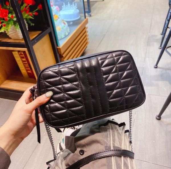 fashion genuine leather soft men women's shoulder bags chest bag totes handbag cross body cosmetic bag cell phone earphone pocket walle
fashion genuine leather soft men women's shoulder bags chest bag totes handbag cross body cosmetic bag cell phone earphone pocket walle