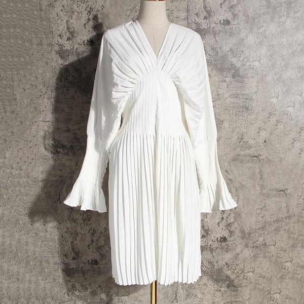 casual dresses female fashion dress women v neck flare long sleeve high waist midi elegant pleated summer clothes, Black;gray
casual dresses female fashion dress women v neck flare long sleeve high waist midi elegant pleated summer clothes, Black;gray