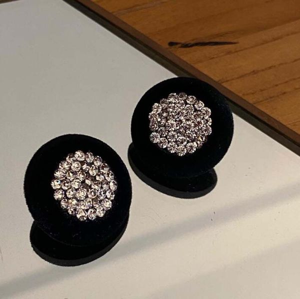 stud exquisite premium flashing rhinestone earrings designer women black round gorgeous ladies classic earring, Golden;silver
stud exquisite premium flashing rhinestone earrings designer women black round gorgeous ladies classic earring, Golden;silver