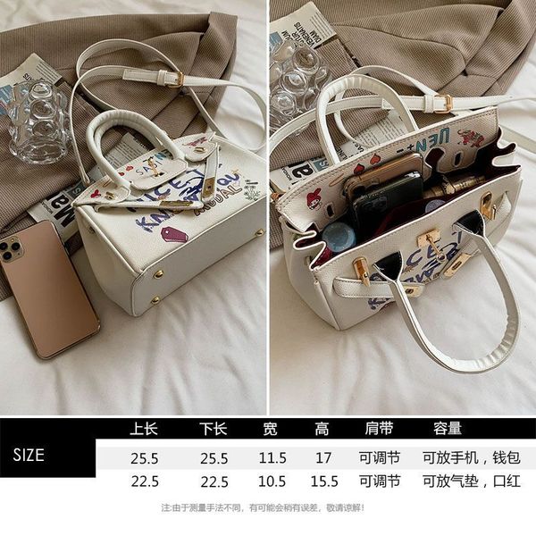 summer high-grade feeling small 2021 new fashion hand ins net red popular messenger bag
summer high-grade feeling small 2021 new fashion hand ins net red popular messenger bag