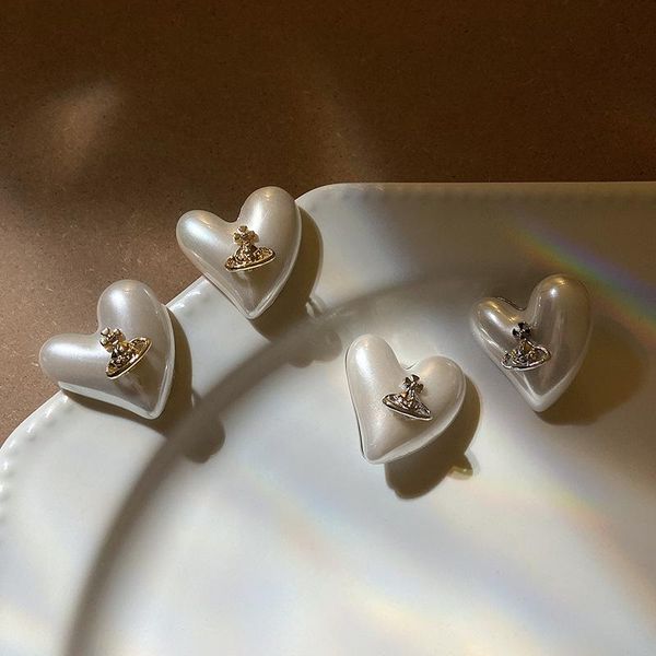 baroque style big pearl heart stud earrings for women fashion temperament trendy pendientes boucle oreille femme, Golden;silver
baroque style big pearl heart stud earrings for women fashion temperament trendy pendientes boucle oreille femme, Golden;silver