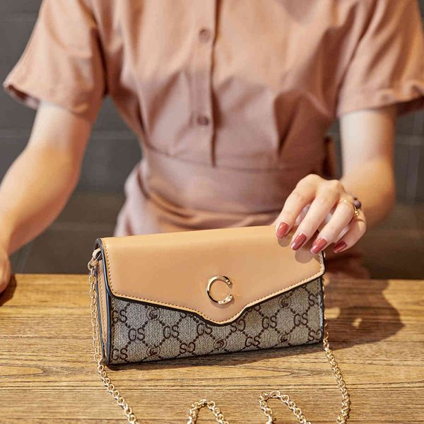 new fashion design contrast printing chain small square bag single shoulder messenger bag mobile phone women designer handbags
new fashion design contrast printing chain small square bag single shoulder messenger bag mobile phone women designer handbags