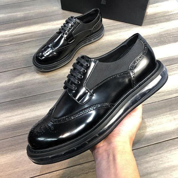 winter brock carved men's shoes business casual formal leather air cushion wedding dress, Black
winter brock carved men's shoes business casual formal leather air cushion wedding dress, Black