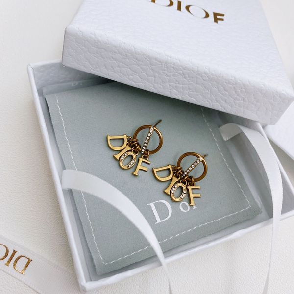 design jewelry letter earrings fashion simple new earrings brass s925 silver needle, Golden
design jewelry letter earrings fashion simple new earrings brass s925 silver needle, Golden