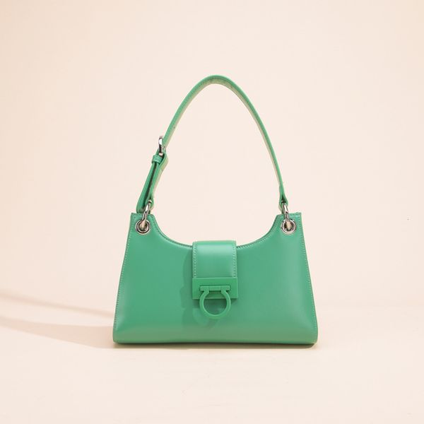 2021 korean fashion women's bag leather one shoulder portable armpit frog trend simple french club
2021 korean fashion women's bag leather one shoulder portable armpit frog trend simple french club