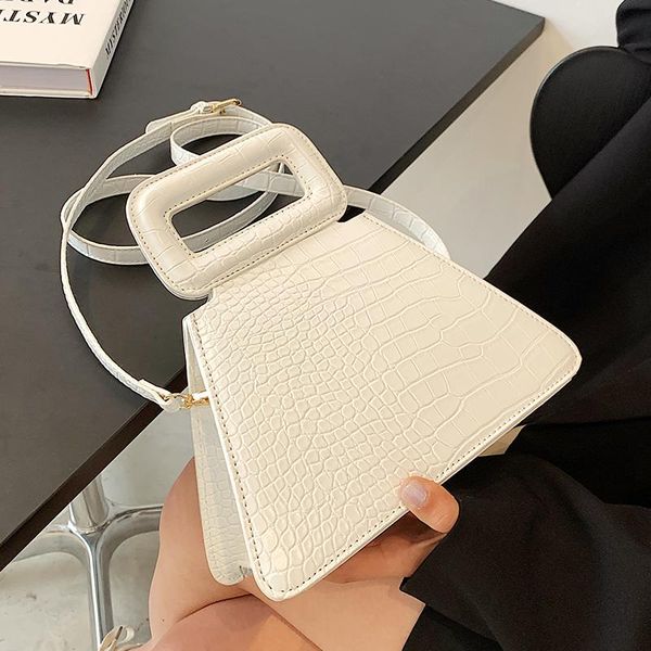 western style high-end crocodile pattern handbag 2021 summer fashion all-match women's designer shoulder messenger bag evening bags
western style high-end crocodile pattern handbag 2021 summer fashion all-match women's designer shoulder messenger bag evening bags