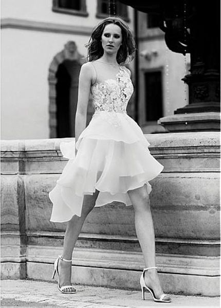 illusion high low beach wedding dress a line tiered short bridal gowns appliques lace sleeveless boho bride dresses 2021 vestidos de novia, White
illusion high low beach wedding dress a line tiered short bridal gowns appliques lace sleeveless boho bride dresses 2021 vestidos de novia, White