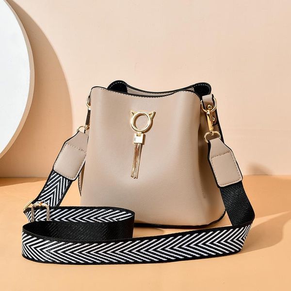 evening bags bag women's 2021 ladies large-capacity elegant shoulder simple texture messenger
evening bags bag women's 2021 ladies large-capacity elegant shoulder simple texture messenger