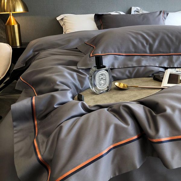 bedding sets 120s long-staple cotton four-piece set high-end luxury high-precision embroidery quilt bed linen
bedding sets 120s long-staple cotton four-piece set high-end luxury high-precision embroidery quilt bed linen