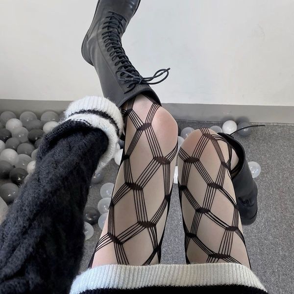net stockings pantyhose large mh hollowed out meat red street beat with cool girl silk dark style fishing net stockings, Red;black
net stockings pantyhose large mh hollowed out meat red street beat with cool girl silk dark style fishing net stockings, Red;black