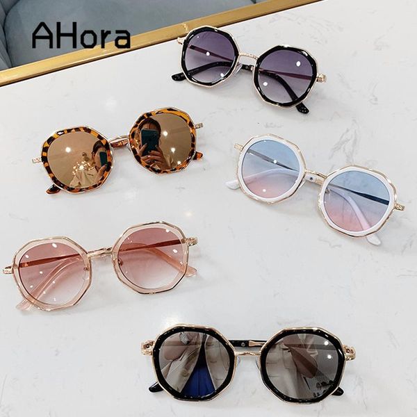 ahora sunglasses kids boys girls uv400 sun glasses 2021 fashion trend eyewear gift for children baby vintage colorful shades, White;black
ahora sunglasses kids boys girls uv400 sun glasses 2021 fashion trend eyewear gift for children baby vintage colorful shades, White;black