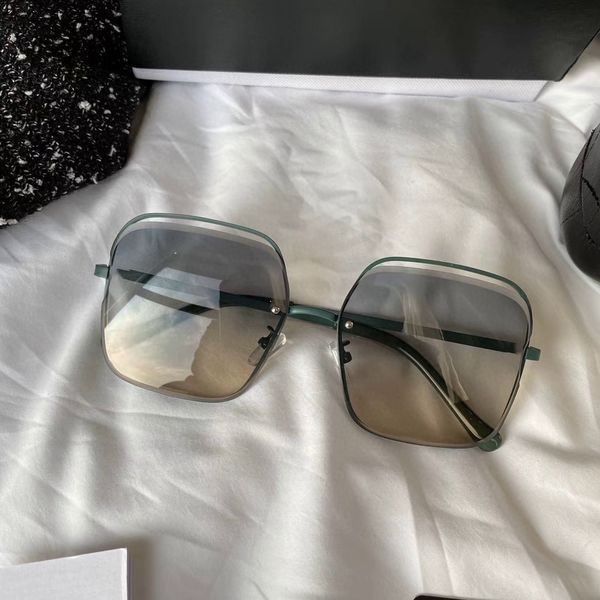 designer sunglasses fashion ladies sunglass for woman 2022 classic glasses luxury anti-ultraviolet polarized uv-400 glass boxed gifts glasse, White;black
designer sunglasses fashion ladies sunglass for woman 2022 classic glasses luxury anti-ultraviolet polarized uv-400 glass boxed gifts glasse, White;black