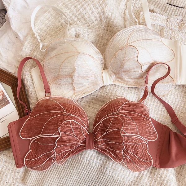 bras sets no straps solid lingerie set women rims small breasts gather anti-slip chest stick girl embroidery push up bra, Red;black
bras sets no straps solid lingerie set women rims small breasts gather anti-slip chest stick girl embroidery push up bra, Red;black