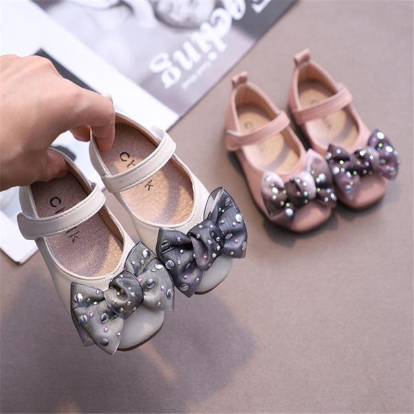 girls sandals 2021 summer fashion little girl princess children bow sparkle diamond baby show kids shoes flat, Black;grey
girls sandals 2021 summer fashion little girl princess children bow sparkle diamond baby show kids shoes flat, Black;grey