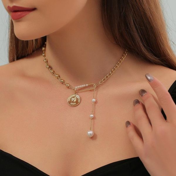 pendant necklaces origin summer design queen portrait paper clip necklace for women pearl asymmetric beads hollow chain jewelry, Silver
pendant necklaces origin summer design queen portrait paper clip necklace for women pearl asymmetric beads hollow chain jewelry, Silver
