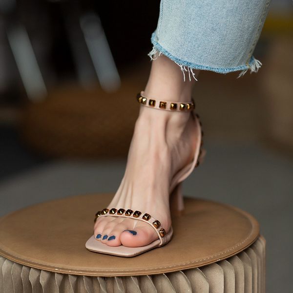 luxury dress shoes french rivet sandals 2021 summer versatile fairy one line high heel roman sandals, Black
luxury dress shoes french rivet sandals 2021 summer versatile fairy one line high heel roman sandals, Black