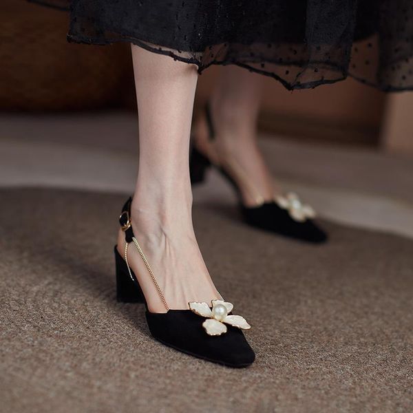 dress shoes women pumps fashion ladies flowers chain high heels soft leather woman pointed toe non-slip vc451, Black
dress shoes women pumps fashion ladies flowers chain high heels soft leather woman pointed toe non-slip vc451, Black
