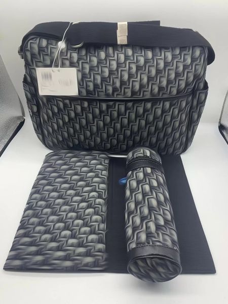Baby Diaper Bags In Designer Print High Quality Diapers Bag for Sale Functional Shoulder Bags Mummy's Gift
Baby Diaper Bags In Designer Print High Quality Diapers Bag for Sale Functional Shoulder Bags Mummy's Gift