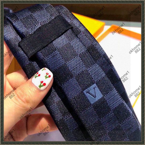 2021 fashion silk necktie cravatta corbata v letter tie embroidered tie neckties luxury designer ties cravates krawatte men business necktie, Blue;purple
2021 fashion silk necktie cravatta corbata v letter tie embroidered tie neckties luxury designer ties cravates krawatte men business necktie, Blue;purple