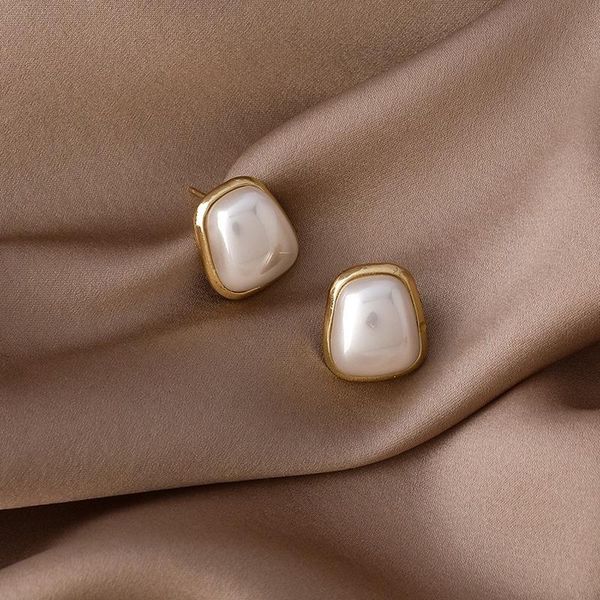 stud u-magical exquisite geometric imitation pearl earrings for women temperament gold color metallic jewellery, Golden;silver
stud u-magical exquisite geometric imitation pearl earrings for women temperament gold color metallic jewellery, Golden;silver