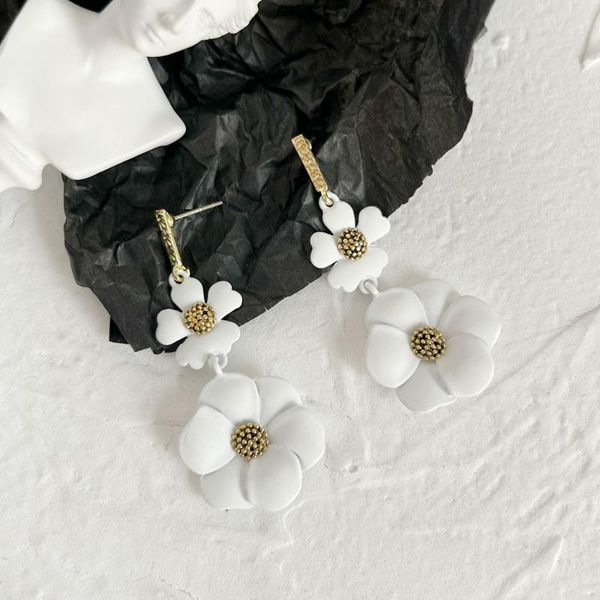 stud white romantic spray painting flower earrings for women zinc alloy cute blossom handmade beach jewelry, Golden;silver
stud white romantic spray painting flower earrings for women zinc alloy cute blossom handmade beach jewelry, Golden;silver