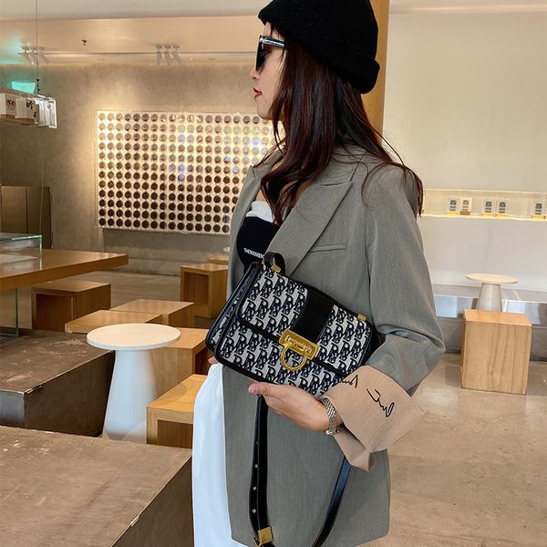 it diagonal armpit bag versatile classic printed letters single shoulder purse outlet
it diagonal armpit bag versatile classic printed letters single shoulder purse outlet