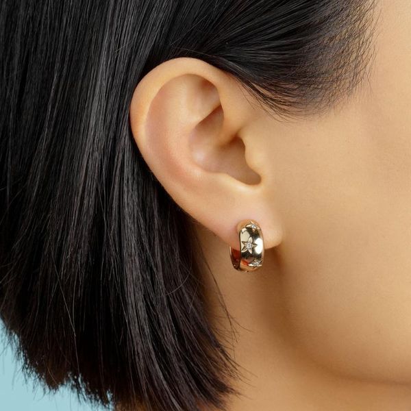 hoop & huggie drop classic women jewelry gold color metal medium earring with white rainbow cz star, Golden;silver
hoop & huggie drop classic women jewelry gold color metal medium earring with white rainbow cz star, Golden;silver
