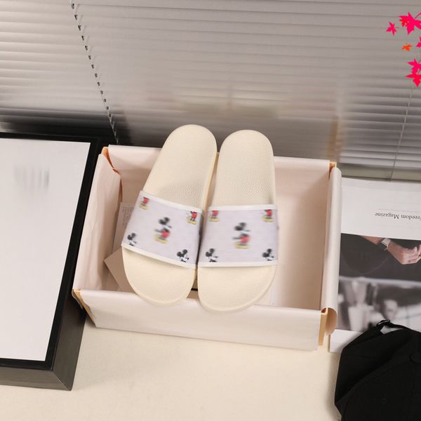 luxurys men slippers designer rubber slides sandal mens designers flat fashion shoes beach flip flops flower with box size 39-45 -g258, Black
luxurys men slippers designer rubber slides sandal mens designers flat fashion shoes beach flip flops flower with box size 39-45 -g258, Black