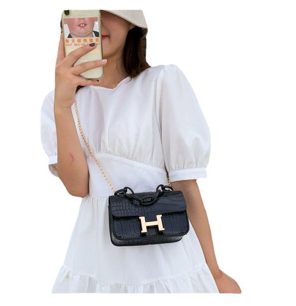 70% off factory store korean fashion small square oblique cross single shoulder bag simple
70% off factory store korean fashion small square oblique cross single shoulder bag simple