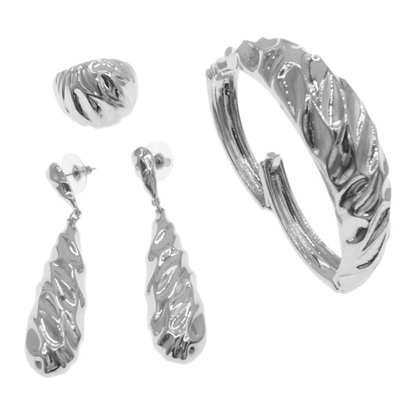 yulaili beautiful lady siver big bracelet jewelry set factory wholesale gold plated earrings ring women 3-piece jewellery sets, Silver
yulaili beautiful lady siver big bracelet jewelry set factory wholesale gold plated earrings ring women 3-piece jewellery sets, Silver