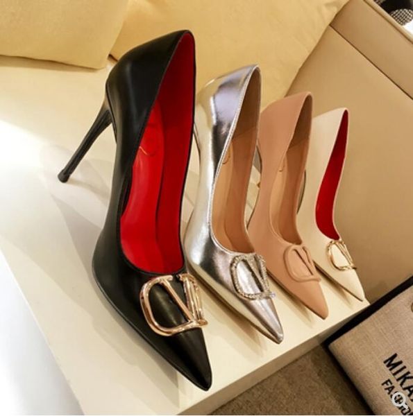 2021 women high heels sandals classics v logo brand women sandal 10cm genuine leather black red wedding shoes pointed toe pumps
2021 women high heels sandals classics v logo brand women sandal 10cm genuine leather black red wedding shoes pointed toe pumps