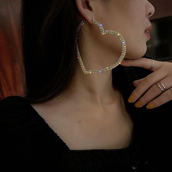 hoop & huggie women's earrings big heart pendant glistening gold color vintage metal retro 2021 trendy fashion female jewelry, Golden;silver
hoop & huggie women's earrings big heart pendant glistening gold color vintage metal retro 2021 trendy fashion female jewelry, Golden;silver