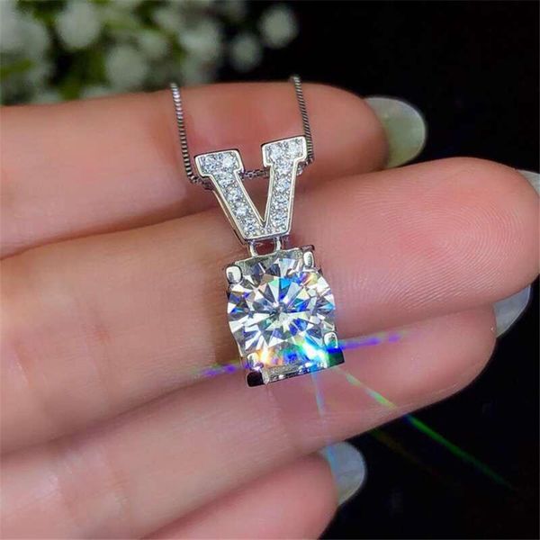 round white zircon v letter pendant necklaces for women bridal luxury jewelry female fashion cz engagement promise necklace, Silver
round white zircon v letter pendant necklaces for women bridal luxury jewelry female fashion cz engagement promise necklace, Silver