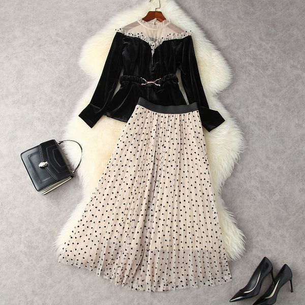 european and american women's clothing winter 2022 new long sleeve belt velvet hoodie pleated heart mesh skirt fashion suits, White
european and american women's clothing winter 2022 new long sleeve belt velvet hoodie pleated heart mesh skirt fashion suits, White