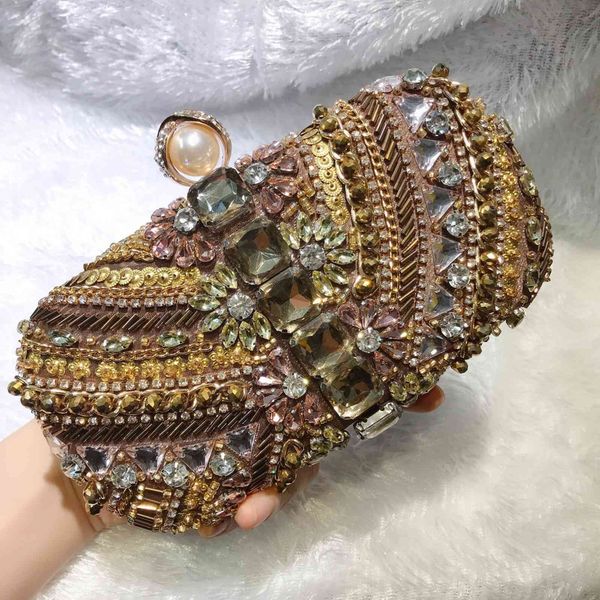 pearl embroidered dinner bag manual bead nailing hand diamond inlaid banquet women's antique cheongsam dress
pearl embroidered dinner bag manual bead nailing hand diamond inlaid banquet women's antique cheongsam dress