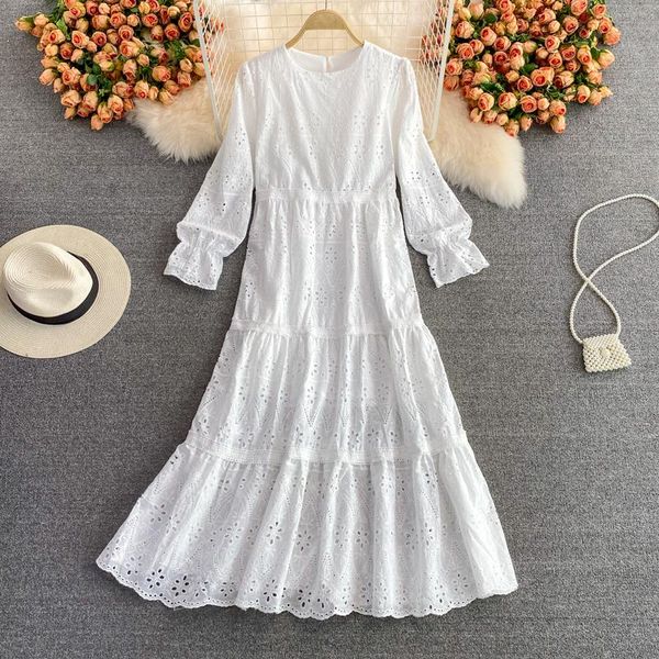 casual dresses vintage white hollow out embroidered midi dress for women o-neck flare long sleeve loose vestidos elegant robe 2021, Black;gray
casual dresses vintage white hollow out embroidered midi dress for women o-neck flare long sleeve loose vestidos elegant robe 2021, Black;gray