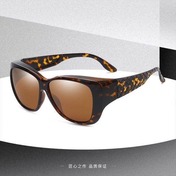 clip on sunglasses women male polarized glasses fit over eyeglasses frame men reading spectacles set driving goggles, White;black
clip on sunglasses women male polarized glasses fit over eyeglasses frame men reading spectacles set driving goggles, White;black