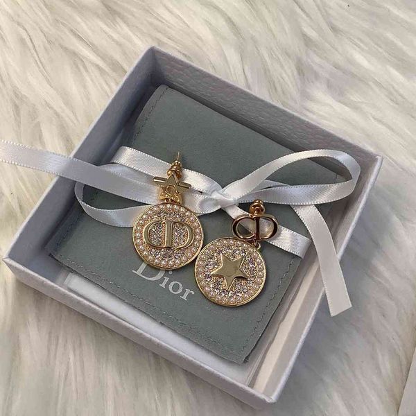 special offer 2021 luxury designer jewelry letter five pointed star pearl diamond 925 silver needle pendant earrings
special offer 2021 luxury designer jewelry letter five pointed star pearl diamond 925 silver needle pendant earrings