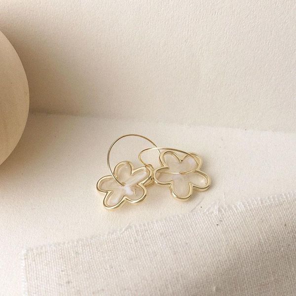 hoop & huggie korean fashion translucent flowers enamel earring for women fairy circle metallic summer jewelry pendientes, Golden;silver
hoop & huggie korean fashion translucent flowers enamel earring for women fairy circle metallic summer jewelry pendientes, Golden;silver