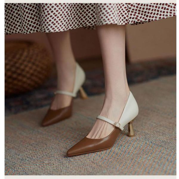 dress shoes one word belt french small high heel female pointed stiletto 2021 retro temperament design soft skin, Black
dress shoes one word belt french small high heel female pointed stiletto 2021 retro temperament design soft skin, Black