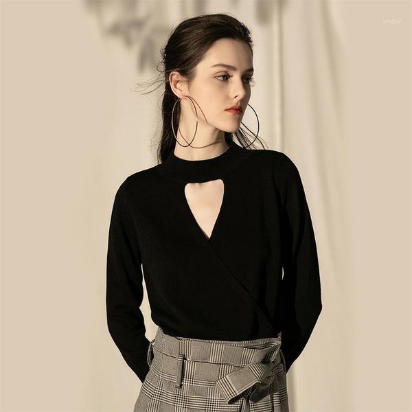 the spring 2021 hollowed-out round neck and collarbone sweater for women is a comfortable unique knit office workers women's sweaters, White;black
the spring 2021 hollowed-out round neck and collarbone sweater for women is a comfortable unique knit office workers women's sweaters, White;black
