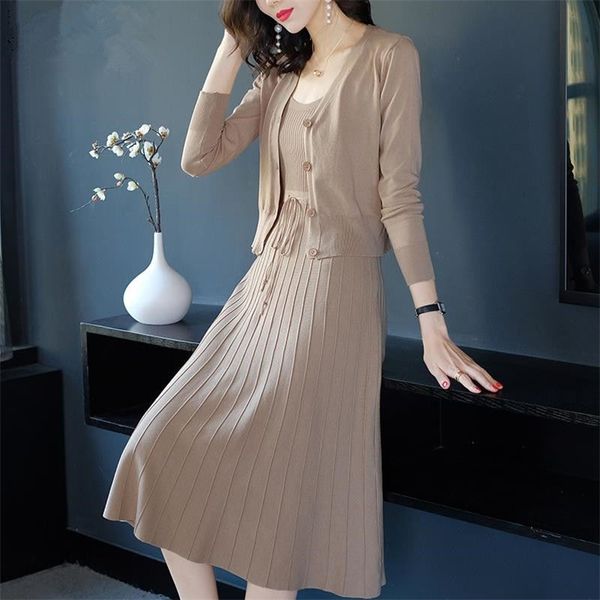 autumn and winter mature temperament khaki mid-length slim slimming skirt plus two-piece knit dress 210427, White;black
autumn and winter mature temperament khaki mid-length slim slimming skirt plus two-piece knit dress 210427, White;black