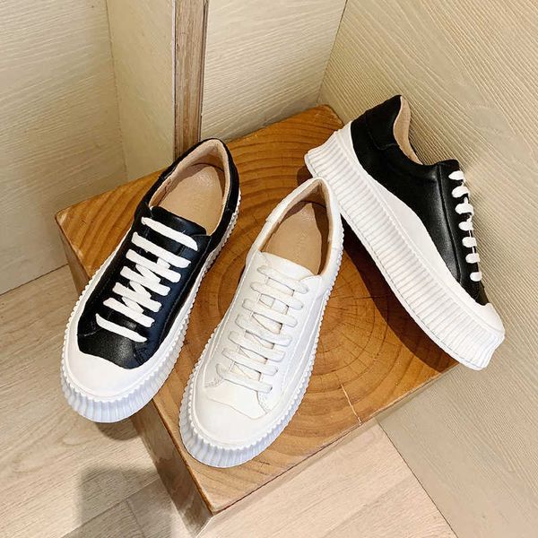 little white sho women 2021 spring and autumn round head thick bottom leisure sports flat lace up board
little white sho women 2021 spring and autumn round head thick bottom leisure sports flat lace up board