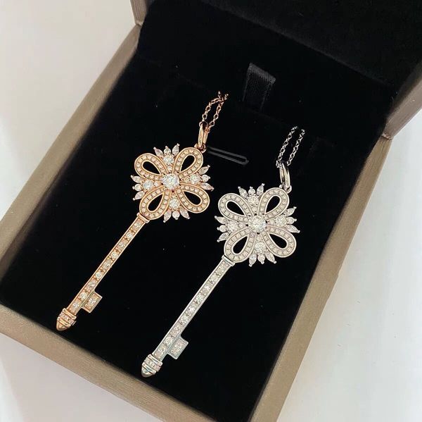 t home key necklace 925 sterling silver snowflake sweater plated 18k gold fashion trend women's pendant clavicle chain
t home key necklace 925 sterling silver snowflake sweater plated 18k gold fashion trend women's pendant clavicle chain