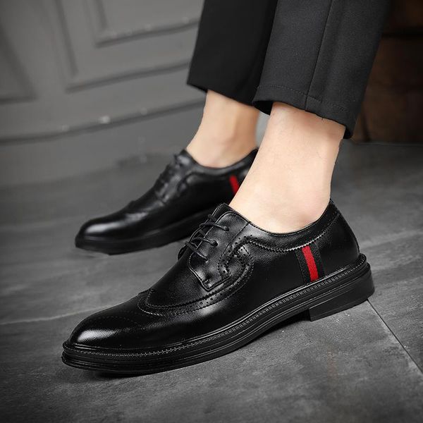 dress shoes spring fashion 2021 men's black soft leather brogue evening wedding prom footwear sapatos tenis masculino 
dress shoes spring fashion 2021 men's black soft leather brogue evening wedding prom footwear sapatos tenis masculino