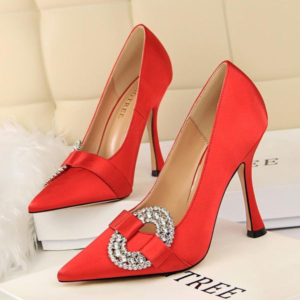 european american fashion super high-heeled wine glasses with satin shallow mouth pointed nightclub slim rhinestone shoes, Black
european american fashion super high-heeled wine glasses with satin shallow mouth pointed nightclub slim rhinestone shoes, Black