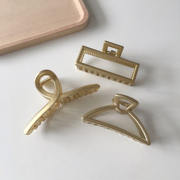 korea retro temperaments head clamps golden plastic texture hairpin temperament girl hair bathing catch clip geometric hollow air number hai, Slivery;golden
korea retro temperaments head clamps golden plastic texture hairpin temperament girl hair bathing catch clip geometric hollow air number hai, Slivery;golden