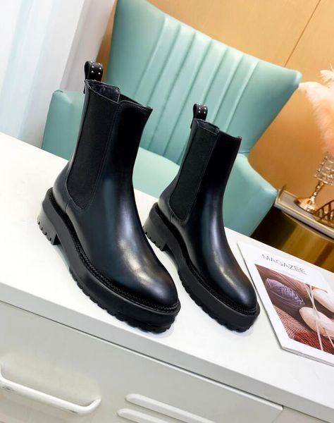 2021 designer luxury women sanford leather boots ladies solid haif ankle boot cowskin lace-up slip-on zip autumn winter fashion camfort shoe, Black
2021 designer luxury women sanford leather boots ladies solid haif ankle boot cowskin lace-up slip-on zip autumn winter fashion camfort shoe, Black