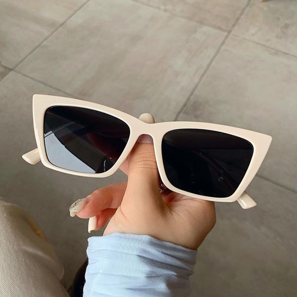 sunglasses unique small square fashion designer black frame elegant eyewear luxury retro trend classic one peice men shade, White;black
sunglasses unique small square fashion designer black frame elegant eyewear luxury retro trend classic one peice men shade, White;black